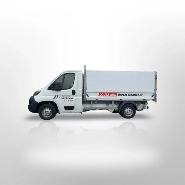 Camion benne basculante avec ou sans ridelles à louer chez Brezet Location à Clermont-Ferrand