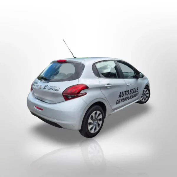 Voiture d'auto-école de remplacement à louer chez Brezet Location à Clermont-Ferrand